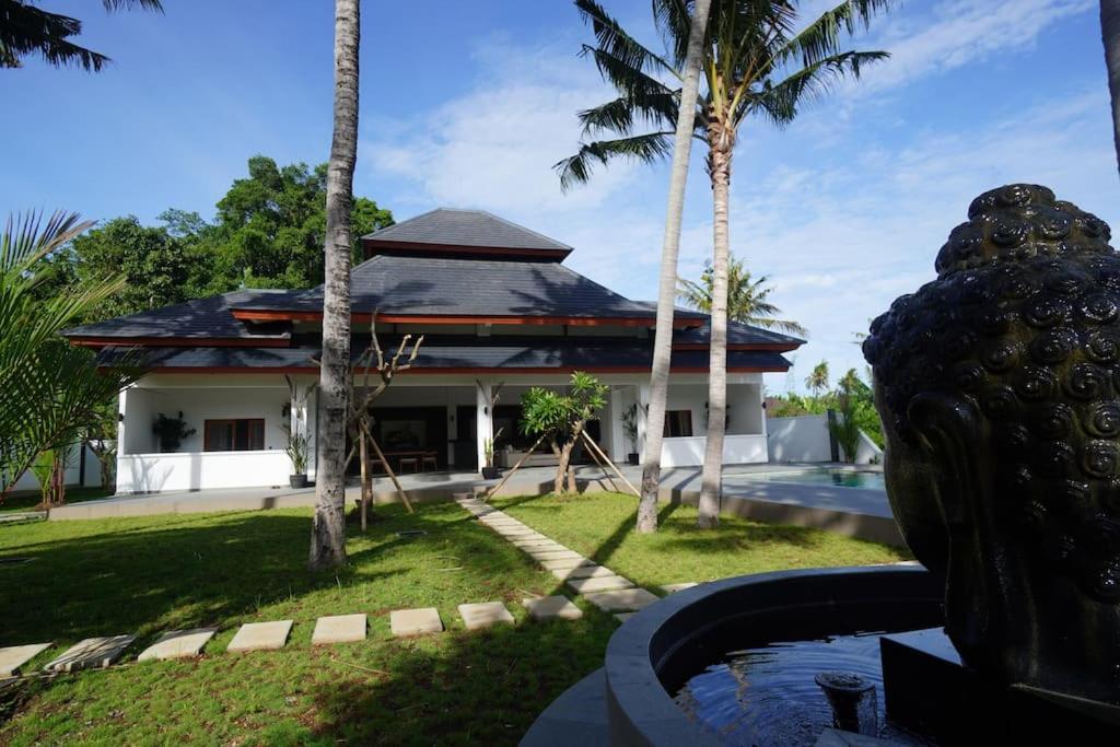 Villa Vespa Lovina Экстерьер фото