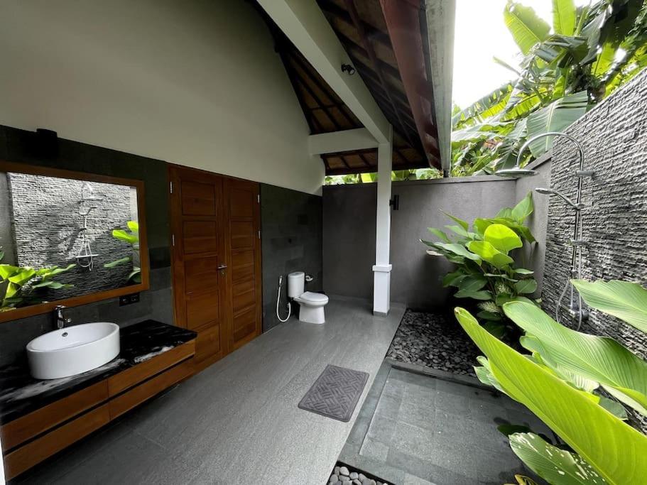 Villa Vespa Lovina Экстерьер фото